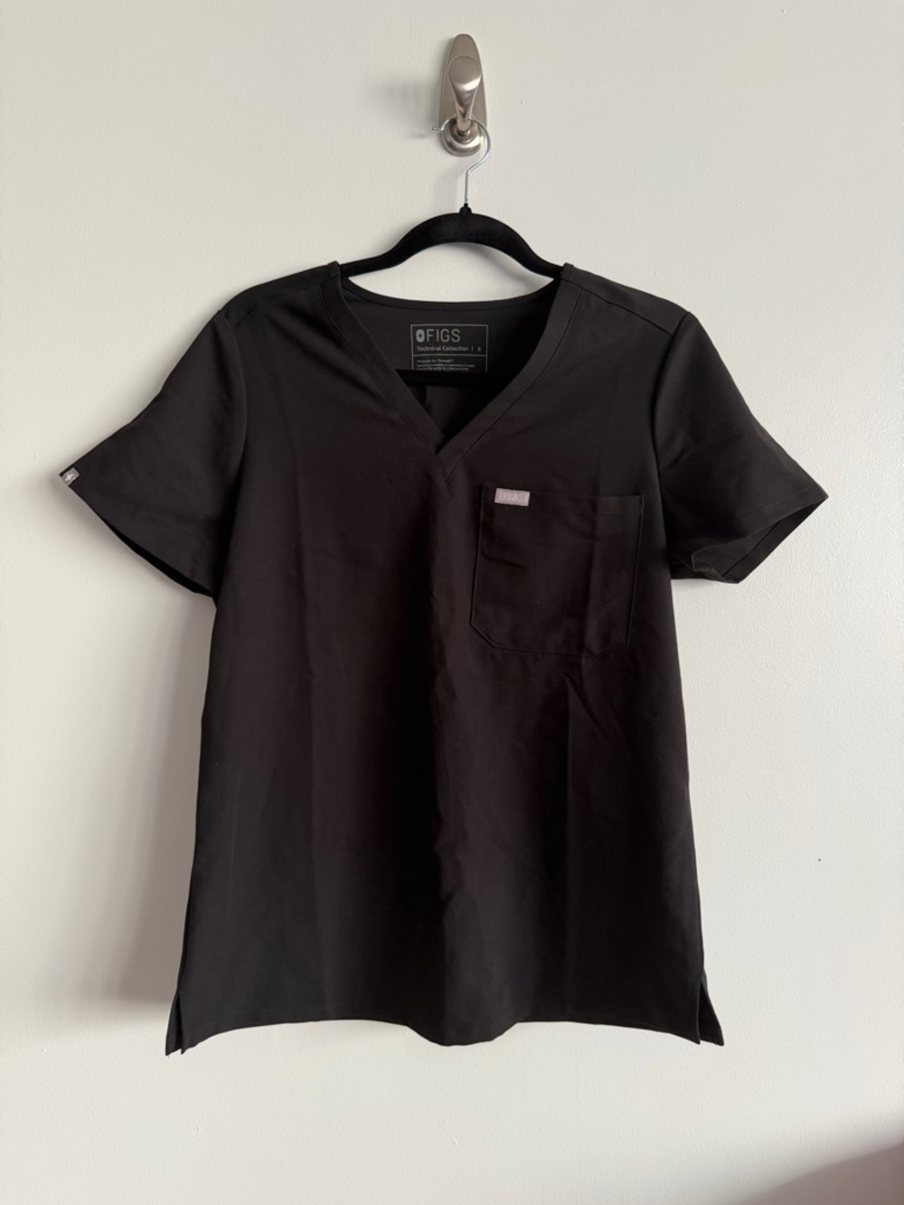 FIGS Women’s Black V-Neck Scrub Top Catarina